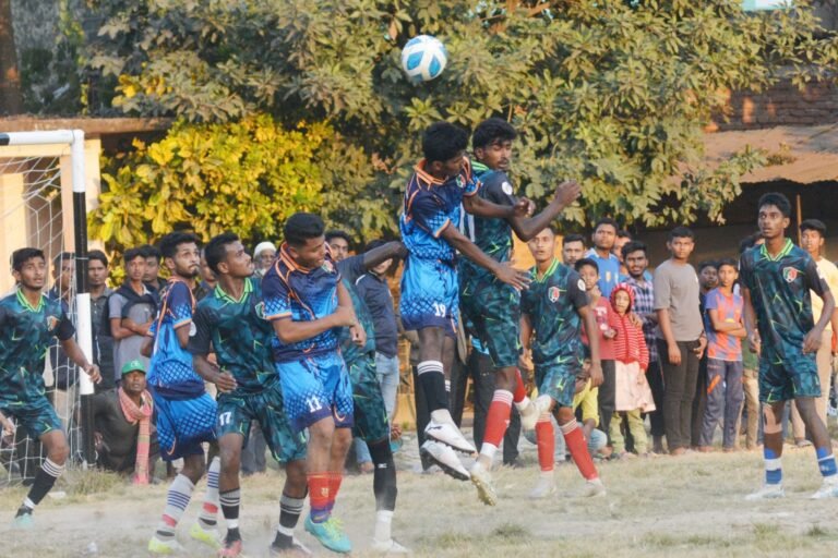 যশোরে তরিকুল ইসলাম স্মৃতি ফুটবল টুর্নামেন্ট তিনটি ম্যাচের একটিতে জয় লাভ বসুন্দিয়া