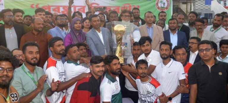যশোর জেলা প্রশাসক গোল্ডকাপ ফুটবল টুর্নামেন্টে চ্যাম্পিয়ন সদর দল 
