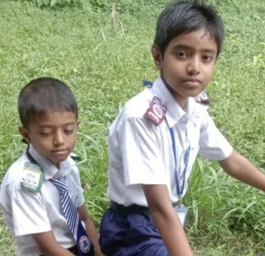 যশোরে স্কুলে যওয়ার পথে পিজনার্স পাবলিক স্কুলের শিশু শ্রেণীর ছাত্র ট্রাকচাপায় নিহত ।   