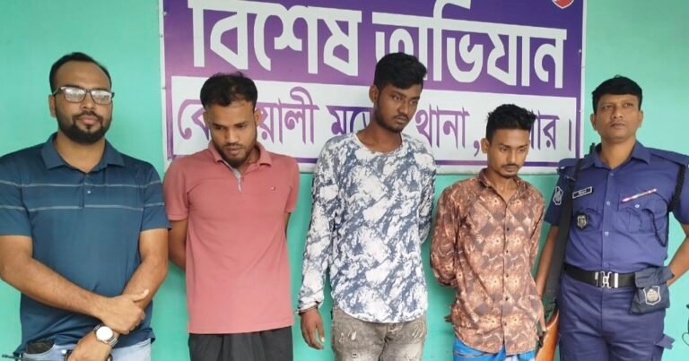 যশোরে পুলিশের অভিযানে চিহ্নিত তিন উড়ন্ত ছিনতাইকারী আটক