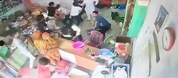 যশোরে চাঁদা না পেয়ে সাংবাদিকের ব্যবসাপ্রতিষ্ঠানে হামলা