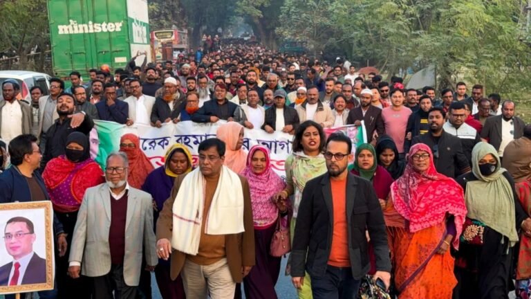 তারেক রহমানের স্বদেশ প্রত্যাবর্তনকে স্বাগত জানিয়ে জেলা উপজেলা বিএনপির বিশাল আনন্দ মিছিল