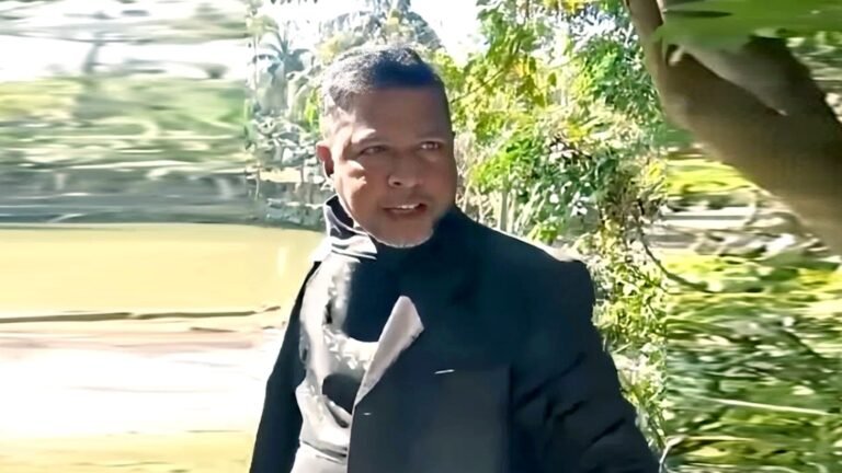 যশোর‘নরেন্দ্রপুরে কৃষক লীগ নেতা ফসিয়ারের অত্যাচারে অতিষ্ঠ গ্রামবাসী