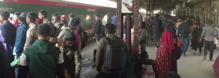 তারেক রহমানের প্রত্যাবর্তন : যশোর স্পেশাল ট্রেন ছাড়াও বাস মাইক্রোতে যোগ দেবেন লক্ষাধিক নেতাকর্মী