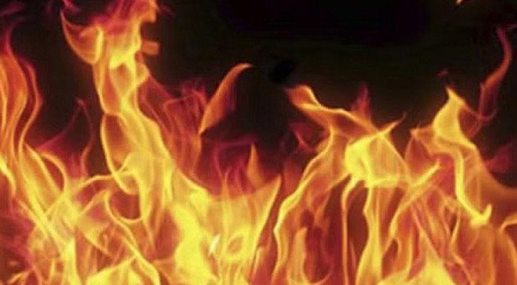 আগারগাঁওয়ে গ্যাসের লিকেজ থেকে বিস্ফোরণ, একই পরিবারের ৬ জন দগ্ধ