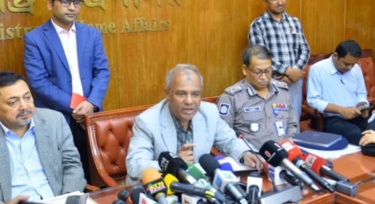 বাংলাদেশে কারও কোনো নিরাপত্তা ঝুঁকি নেই: স্বরাষ্ট্র উপদেষ্টা