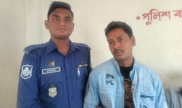 যশোরে প্রতারক চক্রের সদস্য আটক