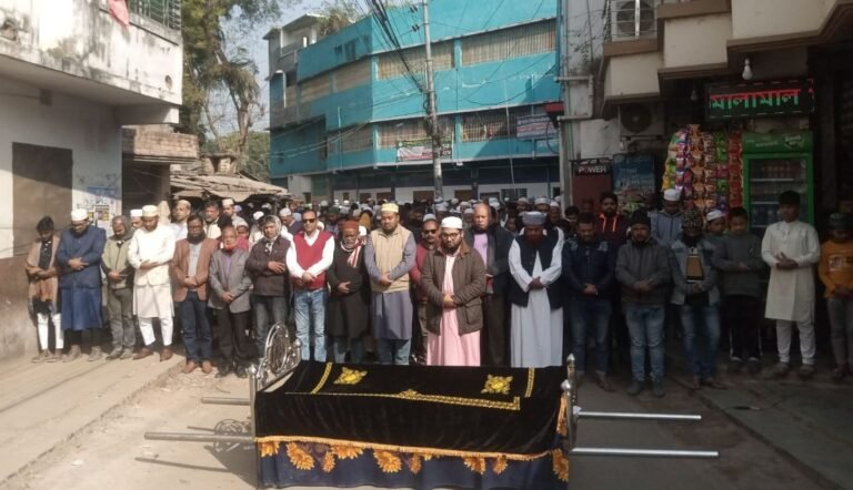 যশোরে সাংবাদিক শহিদ জয়ের সহধর্মিনীর দাফন সম্পন্ন