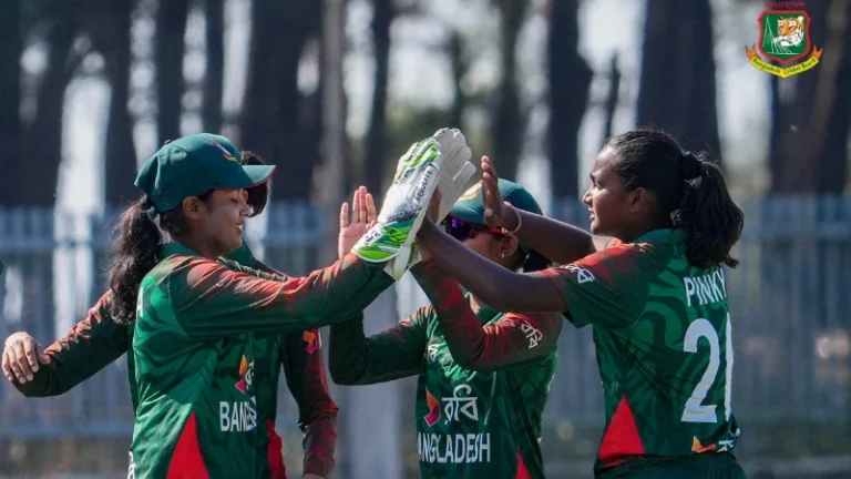 পাকিস্তানকে উড়িয়ে সিরিজে এগিয়ে গেল বাংলাদেশ