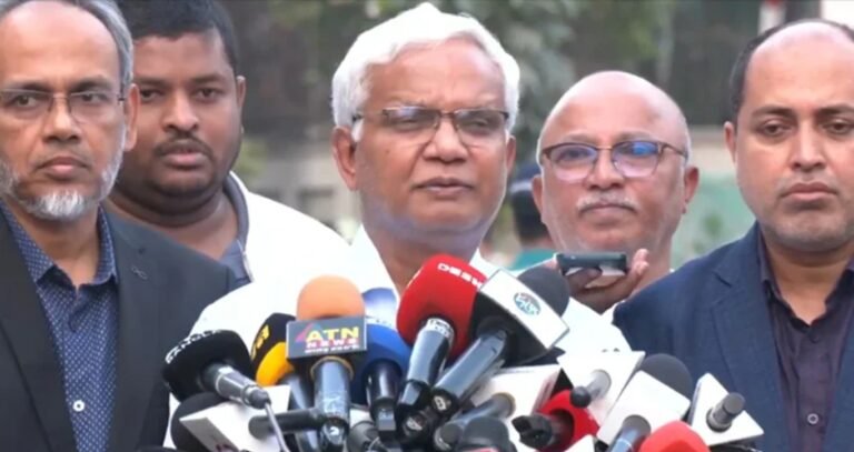 শারীরিক অবস্থা বিবেচনায় খালেদা জিয়াকে বিদেশ নিতে দেরি হচ্ছে: ব্রিফিংয়ে ডা. জাহিদ