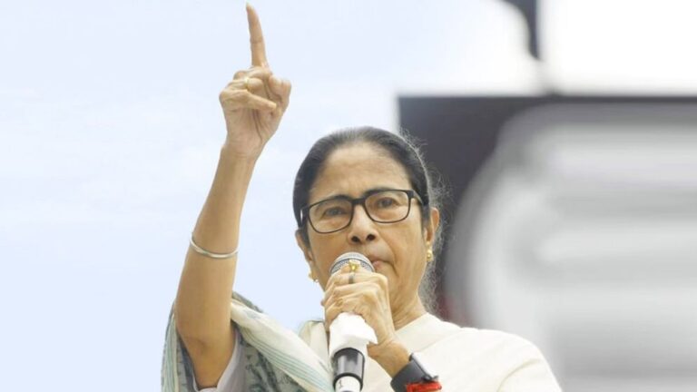 ভারতীয় নাগরিকদের বাংলাদেশে ঠেলে পাঠানো হচ্ছে: মমতা