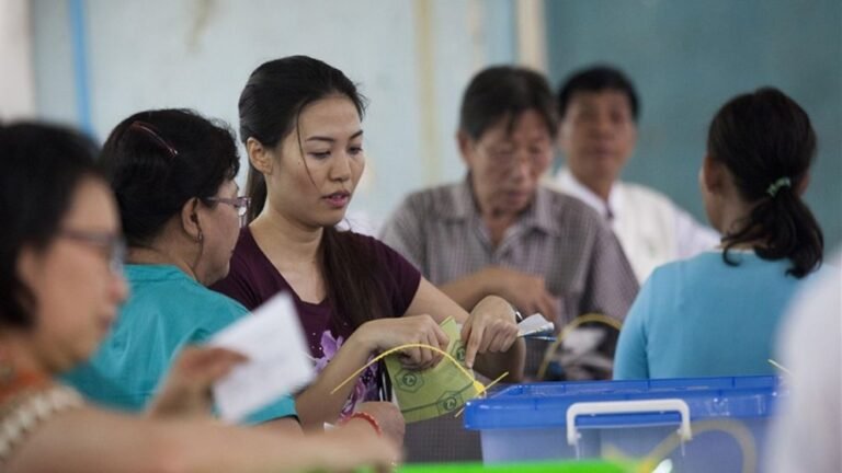 বন্দুকের মুখে ব্যালট: আতঙ্ক আর প্রহসনের নির্বাচনে মিয়ানমার