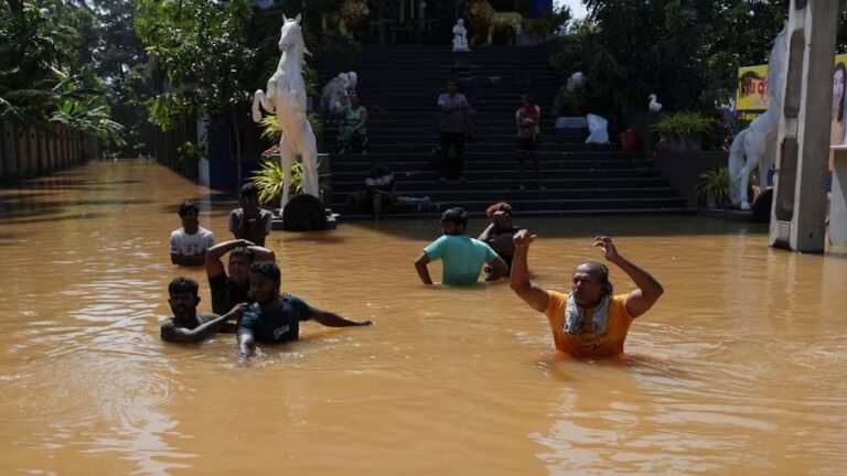 ঘূর্ণিঝড় ‘ডিটওয়াহ’র তাণ্ডবে শ্রীলংকায় মৃতের সংখ্যা ২০০ ছাড়াল