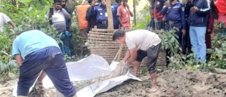 যশোরে দাফনের আড়াই মাস পর কবর থেকে লাশ উত্তোলন 