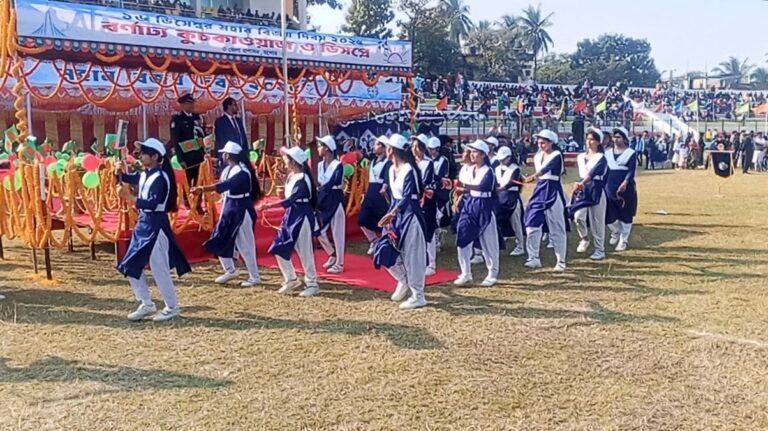 যশোরে মহান বিজয় দিবসে বর্ণাঢ্য কুচকাওয়াজ ও ডিসপ্লে