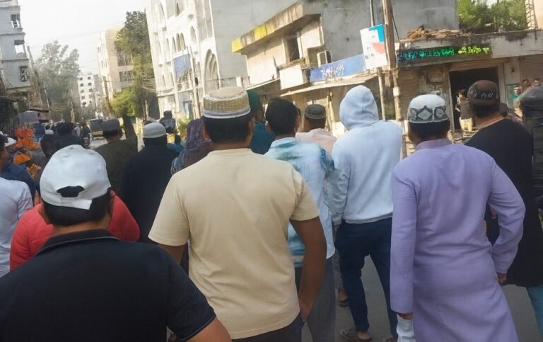 যশোরে যুবলীগের ঝটিকা মিছিলের দাবি,পুলিশের ভিন্ন মত