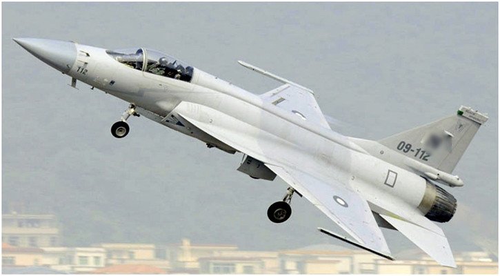 বাংলাদেশকে জেএফ-১৭ থান্ডার যুদ্ধবিমান সরবরাহে আগ্রহী পাকিস্তান