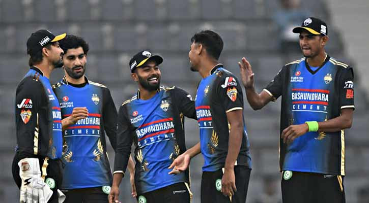 নাটকীয়তার অবসান, আজ থেকেই ফের মাঠে গড়াচ্ছে বিপিএল