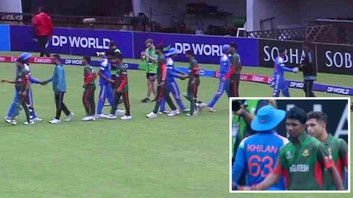 ম্যাচ শেষে হাত মেলালেন বাংলাদেশ-ভারতের ক্রিকেটাররা