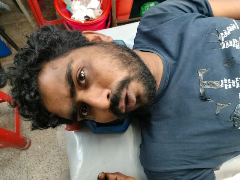 যশোরে পারিবারিক কলহের জেরে গাছি দা দিয়ে হামলা,যুবক আহত