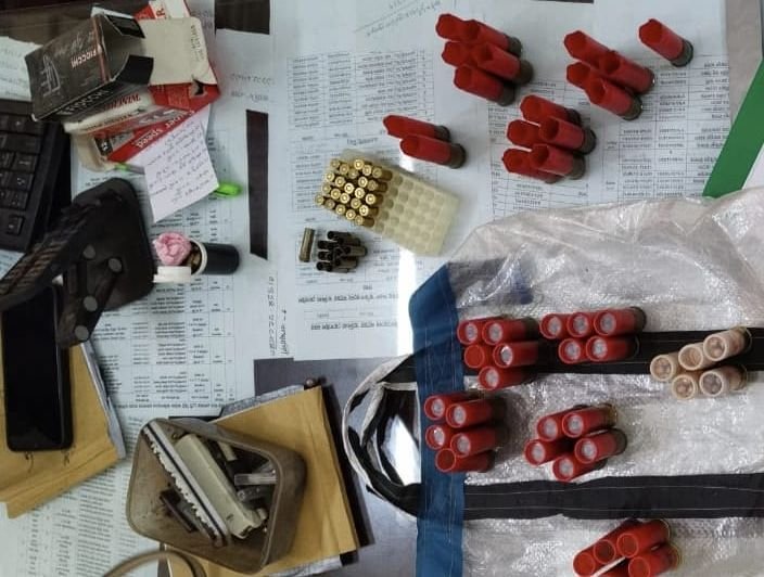 যশোর অভয়নগরে বসতবাড়ি থেকে অস্ত্রের গুলি উদ্ধার