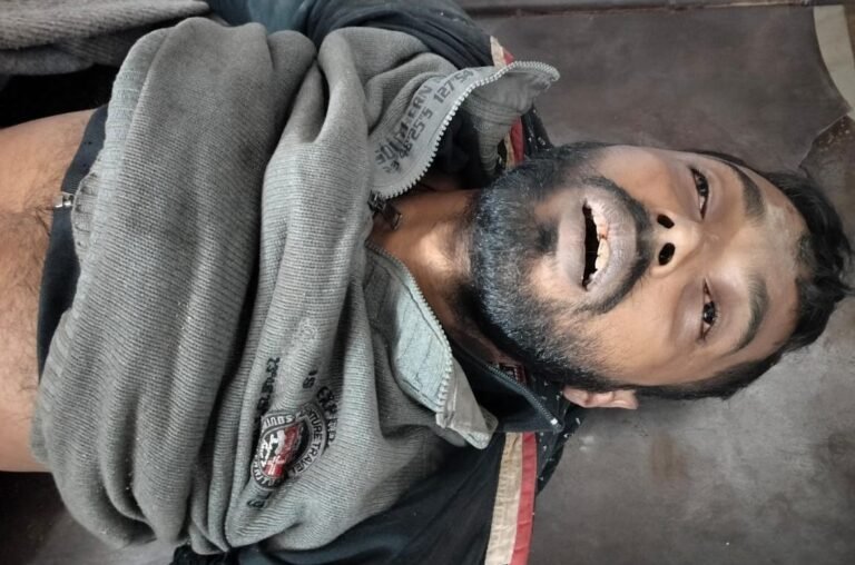 যশোরে পৃথক ঘটনায় দু’জনের মৃত্যু  চুরির সময় গণপিটুনি ও গাছে ঝুলন্ত মরদেহ উদ্ধার