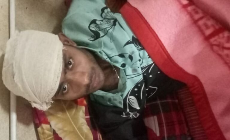 যশোরে যুবককে কুপিয়ে ও পিটিয়ে জখম