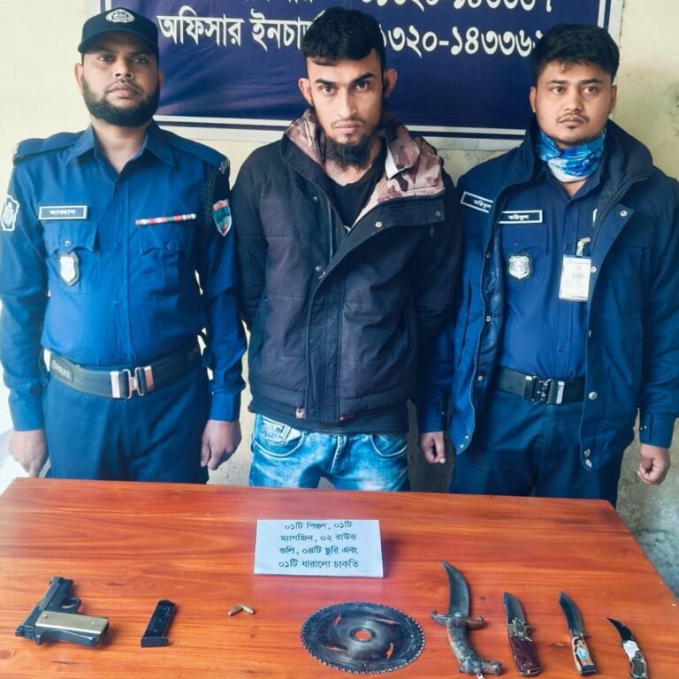 যশোরের অভয়নগরে অস্ত্র গুলিসহ সন্ত্রাসী আটক