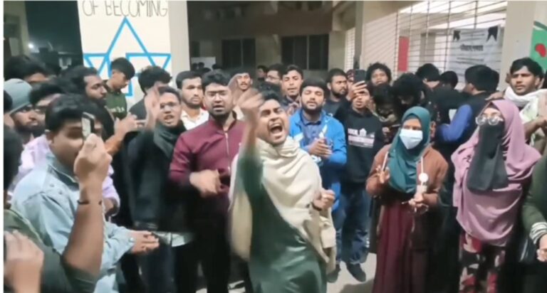 নির্বাচন স্থগিত ঘোষণার প্রতিবাদে মধ্যরাতে উত্তাল শাবিপ্রবি ক্যাম্পাস