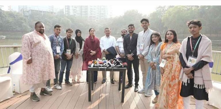 শিক্ষায় বইয়ের সঙ্গে খেলাধুলা আর্ট কালচার অন্তর্ভুক্ত করতে চান তারেক রহমান