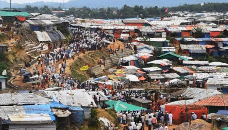 রোহিঙ্গা ক্যাম্পে দুই পক্ষের সংঘর্ষ, গুলিতে ‍যুবক নিহত