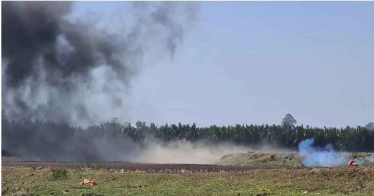 সীমান্তের ওপারে তিনদিন ধরে চলছে গোলাগুলি, এপারে আতঙ্ক