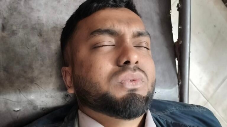 ঝিকরগাছায় সড়ক দুর্ঘটনায় বিজিবি সদস্য আহত