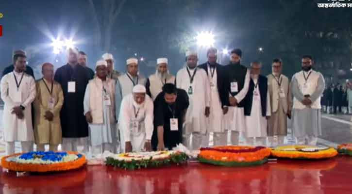 ইতিহাসে প্রথমবার কেন্দ্রীয় শহীদ মিনারে জামায়াত আমিরের শ্রদ্ধা