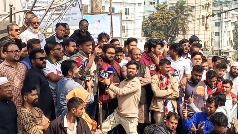 এবারের নির্বাচন হবে দখলবাজ,চাঁন্দাবাজদের বিরুদ্ধে সৎ মানুষের পক্ষে জনরায় – হাসনাত আব্দুল্লাহ