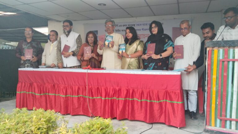 কবি রফিকউজ্জামান আধুনিক বাংলার একজন জীবন্ত কিংবদন্তী ব্যক্তি