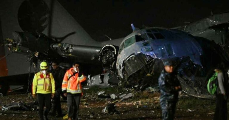 বলিভিয়ায় টাকা ভর্তি সামরিক কার্গো বিমান বিধ্বস্ত, নিহত ১৫