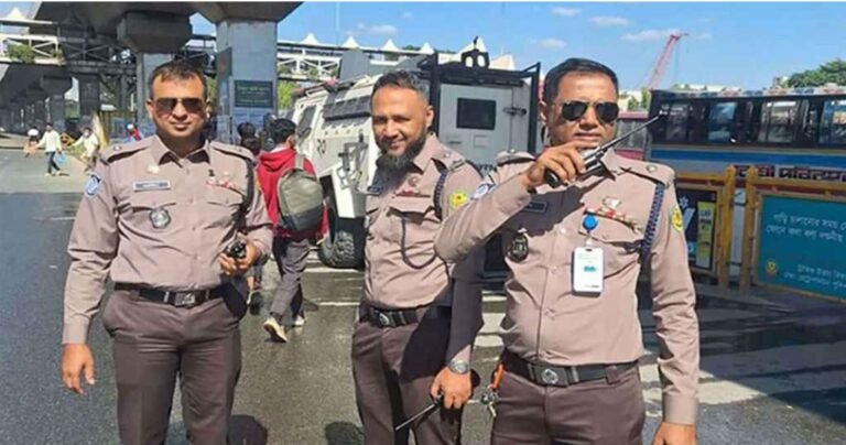 পুলিশের পোশাক পরিবর্তনের সিদ্ধান্ত পুনর্বিবেচনার দাবি