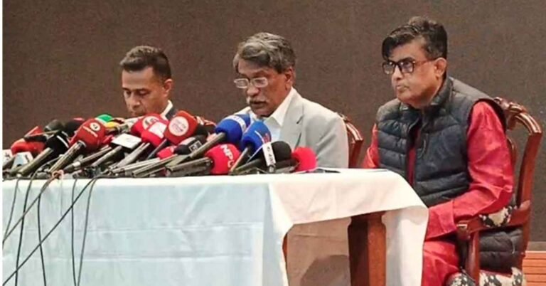 দেশের মানুষ আর পুরনো ব্যবস্থায় ফিরতে চায় না: আলী রীয়াজ