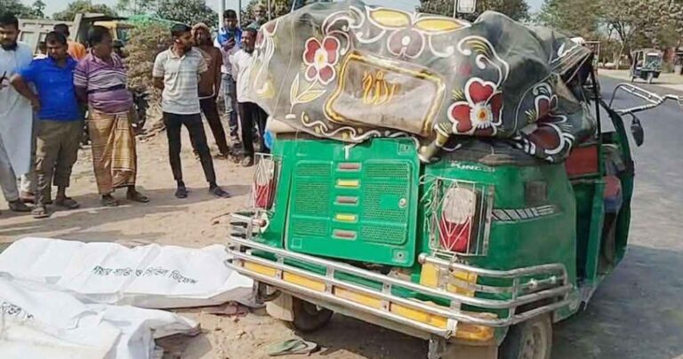 কুষ্টিয়ায় সিএনজি অটোরিকশা-ট্রাকের মুখোমুখি সংঘর্ষ, নিহত ৫