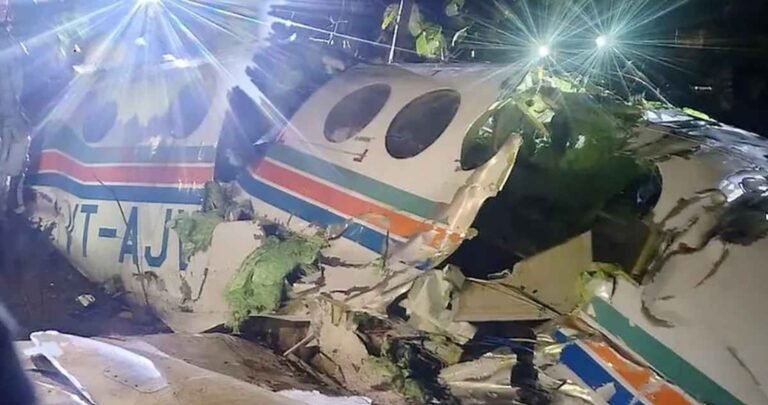 ভারতে এয়ার অ্যাম্বুলেন্স বিধ্বস্ত ৭ আরোহী নিয়ে