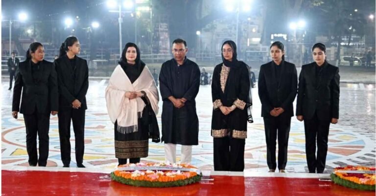 শহীদ মিনারে জিয়া পরিবারের সদস্যদের শ্রদ্ধা নিবেদন