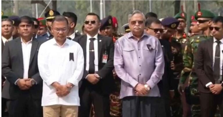 পিলখানায় নিহত সেনাদের প্রতি রাষ্ট্রপতি ও প্রধানমন্ত্রীর শ্রদ্ধা