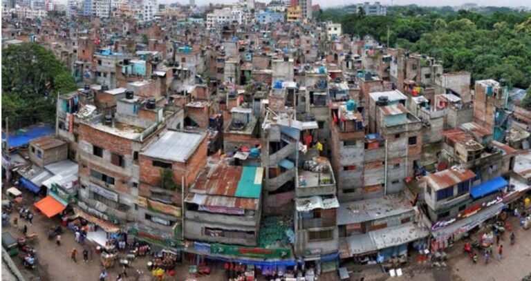 ঢাকায় বাসার ভেতরে পড়েছিল একই পরিবারের ৪ জনের মরদেহ