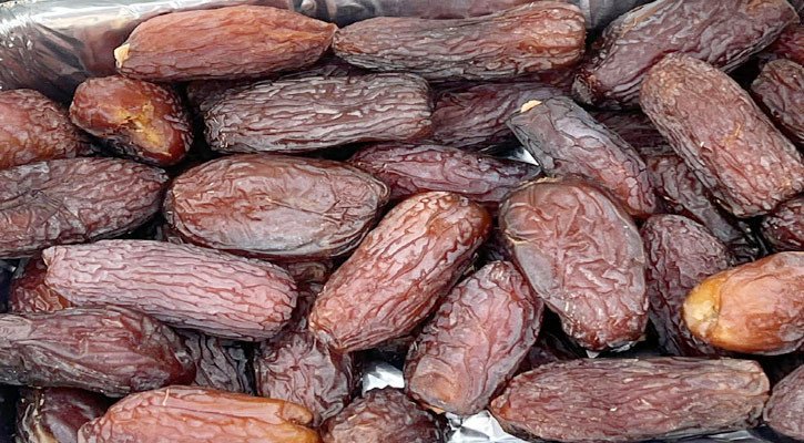 যে কারণে ইফতার-সেহেরিতে খেজুর খাবেন