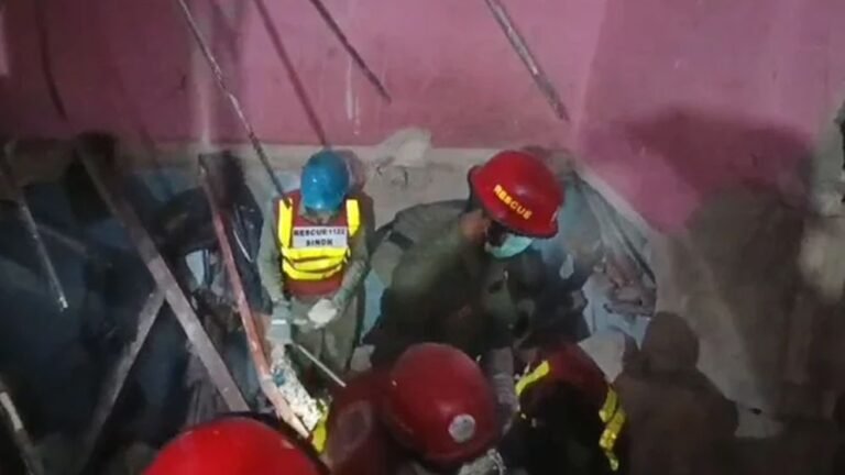 পাকিস্তানে ভয়াবহ বিস্ফোরণে নিহত ৯, আহত অনেকে