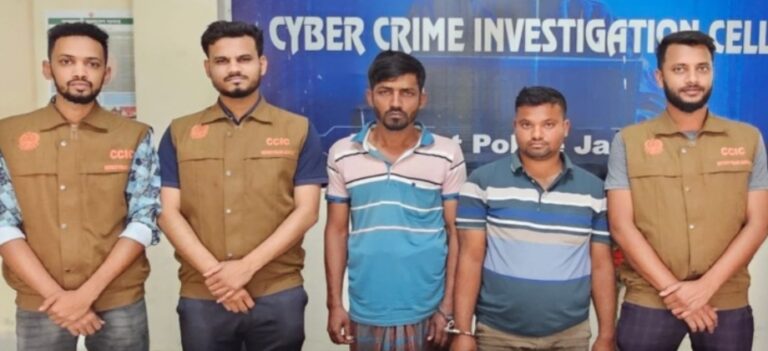 মণিরামপুরে দোকানের ক্যাশ ড্রয়ার ভেঙে ৪ লাখ ৩০ হাজার টাকা চুরি:আন্তঃজেলা চক্রের ২ সদস্য আটক