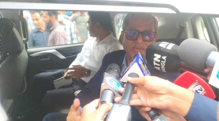 দুদক চেয়ারম্যানসহ পুরো কমিশনের পদত্যাগ