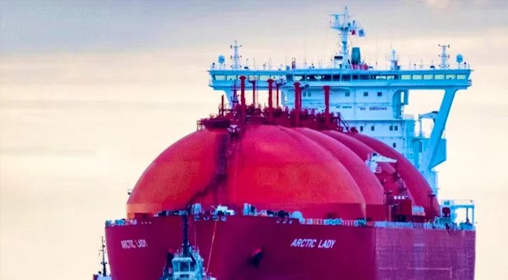 হরমুজ প্রণালি ছেড়ে আসা ১২ জাহাজ চট্টগ্রামে