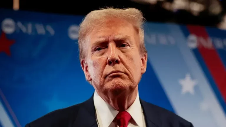 নিজেই গড়া ‘যুদ্ধ-ফাঁদে’ আটকা পড়েছেন ট্রাম্প